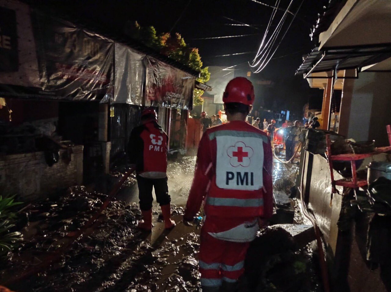 Dampak Hujan Ekstrem: Banjir Bandang dan Longsor Kepung Bogor, Karawang, hingga Sukabumi, Ratusan Jiwa Mengungsi